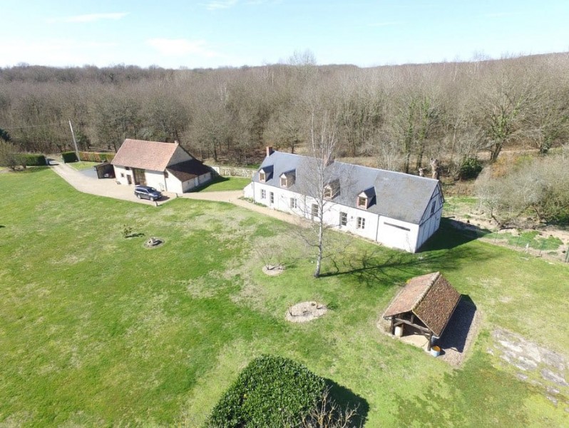 Longere sur 10ha prés et bois en Sologne
